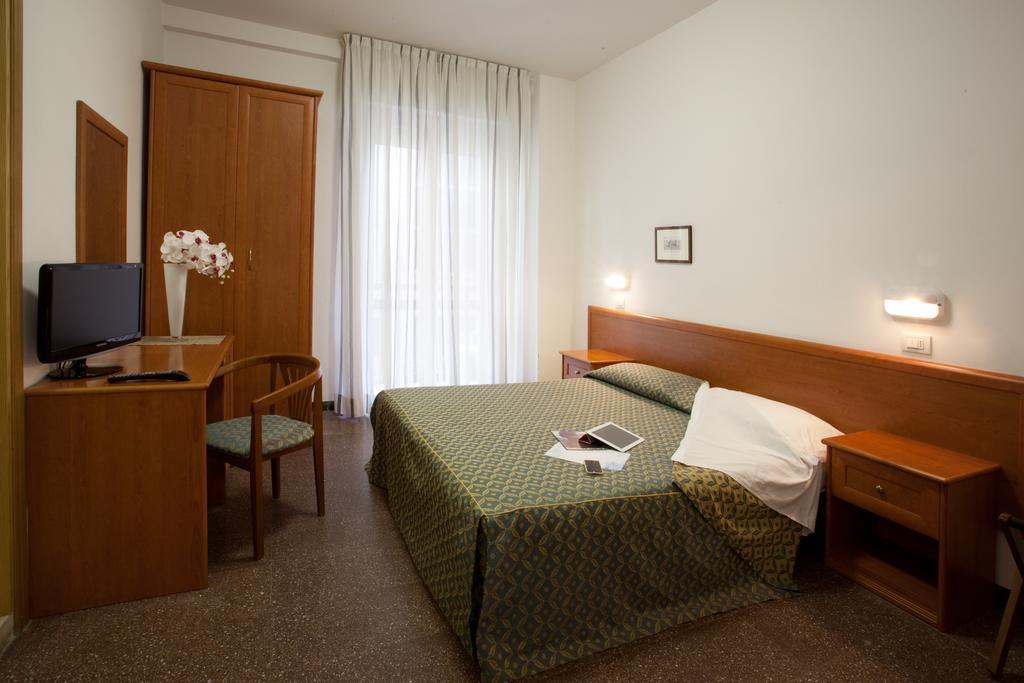 Hotel International Gabicce Mare Room photo