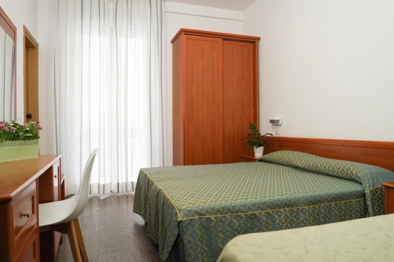 Hotel International Gabicce Mare Exterior photo